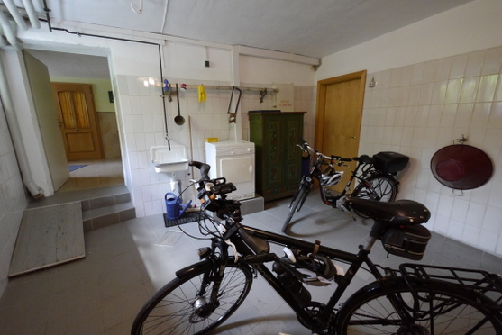 Bicycle garage